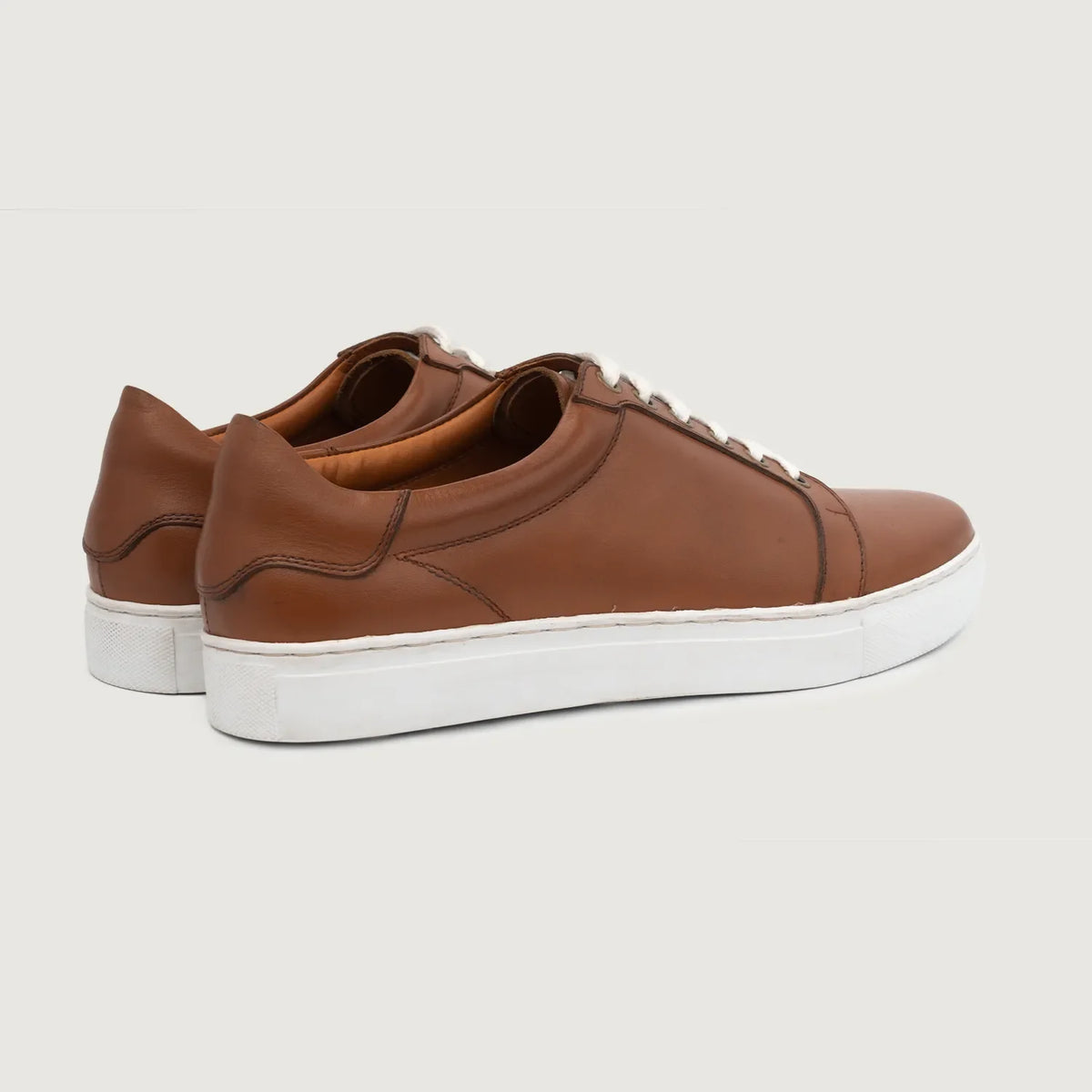 Carter Runn Lysebrun Lædersneakers til Mænd For Men - Forstærket hælkappe og præcise dobbeltsyninger