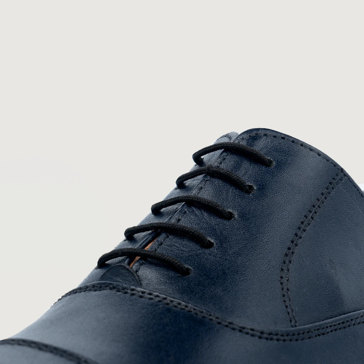 High-Traction Rubber Outsole & Lug Tread Pattern on Professor Oxford Midnight Blå Lædersko til Mænd For Men