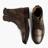 Close-Up Detail of Classic Collar & Heavy-Duty Zipper Hardware on Casa Moto Anejo Leather Boots