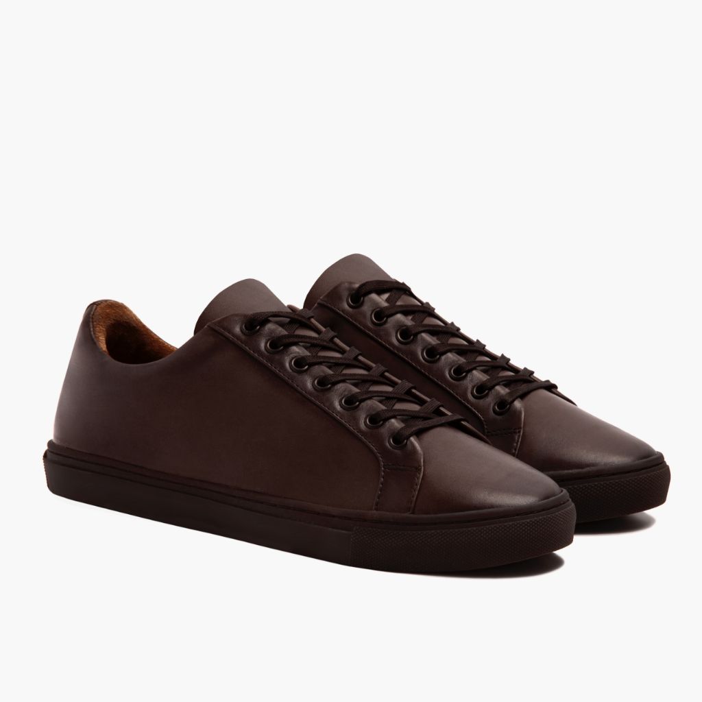 Premier Low Top Old English Lædersneakers til Mænd For Men in Classic Full-Grain Leather - Sidevisning | Køb online