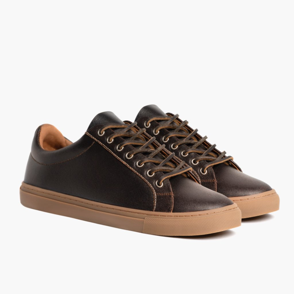 Premier Low Top Cacao Lædersneakers til Mænd For Men in Classic Full-Grain Leather - Sidevisning | Køb online
