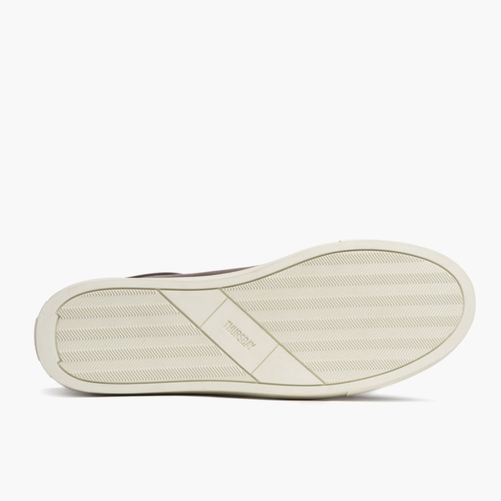 High-Traction Rubber Outsole & Lug Tread Pattern on Premier Low Top Coffee Lædersneakers til Mænd For Men