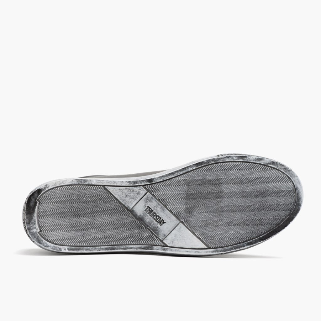 High-Traction Rubber Outsole & Lug Tread Pattern on Premier Low Top Distressed Grey Lædersneakers til Mænd For Men