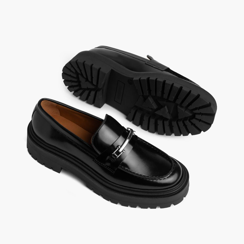 High-Traction Rubber Outsole & Lug Tread Pattern on Penny Platform Sort & Silver Læderloafers til Damer
