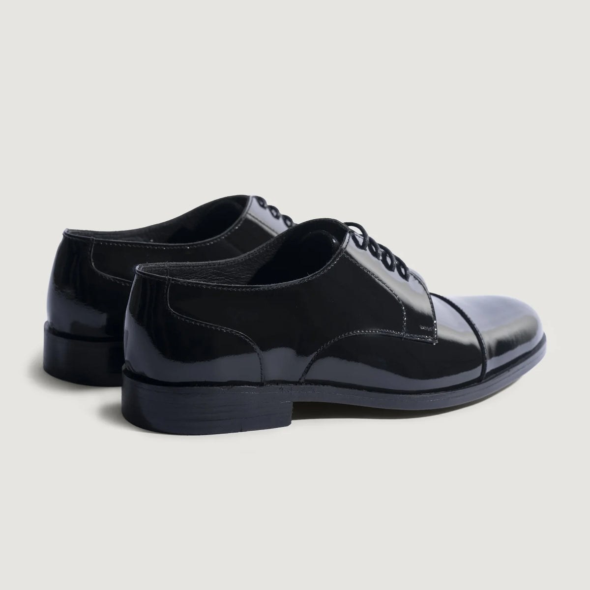 High-Traction Rubber Outsole & Lug Tread Pattern on Attorney Derby Sort Lædersko til Mænd For Men