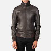 
Air Rolf Mocha Brown Leather Bomber Jacket - Sideprofil med ergonomisk ærmesnit