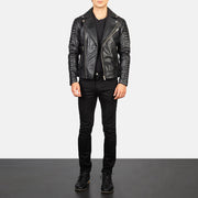 
Armand Green Suede Biker Jacket - Sideprofil med ergonomisk ærmesnit