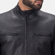 Close-Up Detail of High neck &amp; Zipper Hardware on Austere Matte Sort Læder Bikerjakke til Mænd