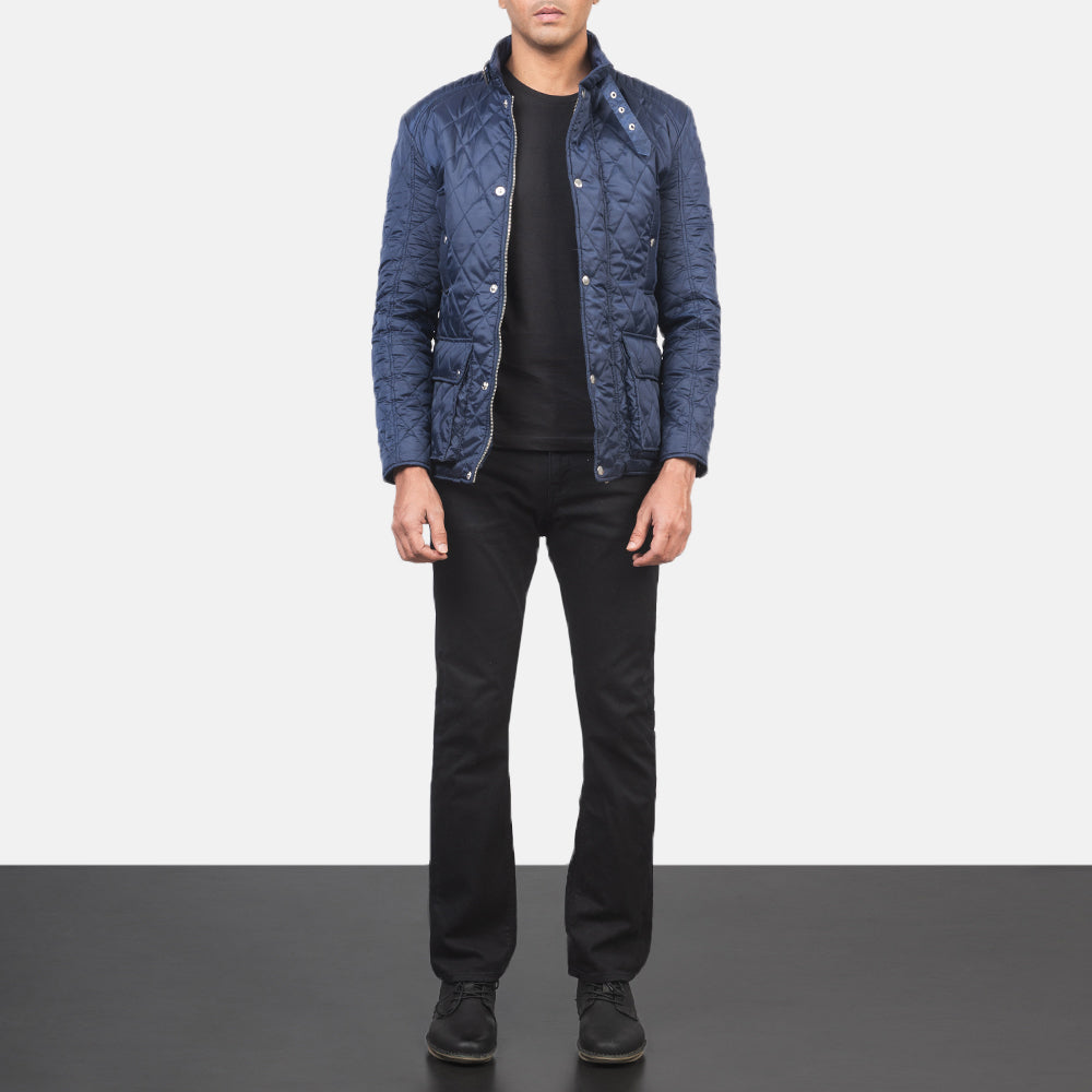 Close-Up Detail of Belted Band &amp; Button Hardware on Men's Barry Quilted Blue Windbreaker Læderjakke til Mænd