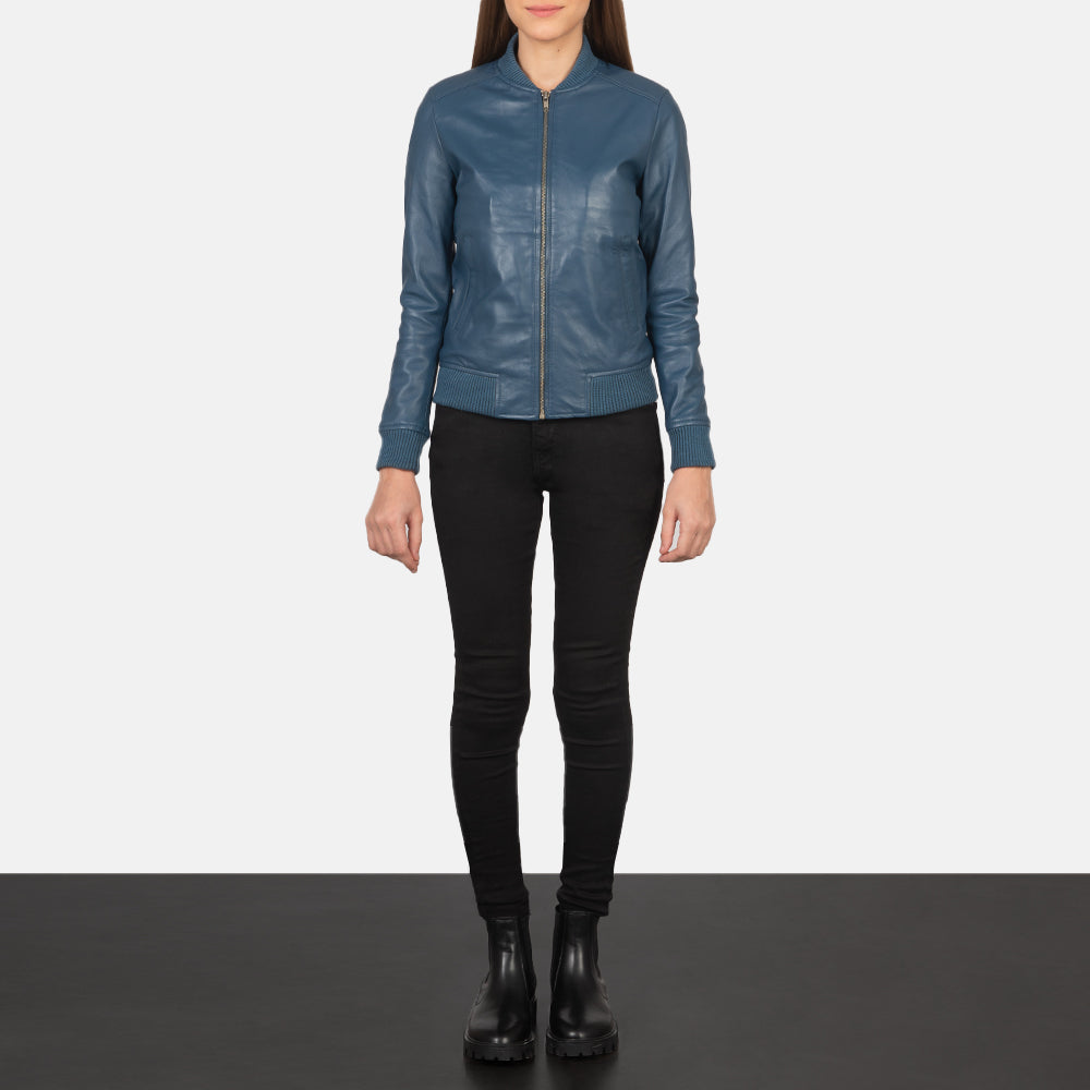 Women's Bliss Blue Læder Bomberjakke til Kvinder - Lateral Side Profile View Showing Sleeve Cut &amp; Athletic Taper Fit