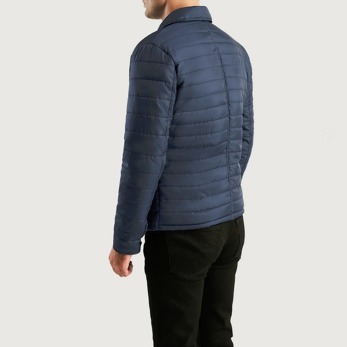 Close-Up Detail of High neck &amp; Button Hardware on Men's Bo Quilt Windbreaker Læderjakke til Mænd