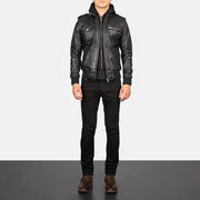 
Bravado Black Hooded Leather Bomber Jacket - Sideprofil med ergonomisk ærmesnit