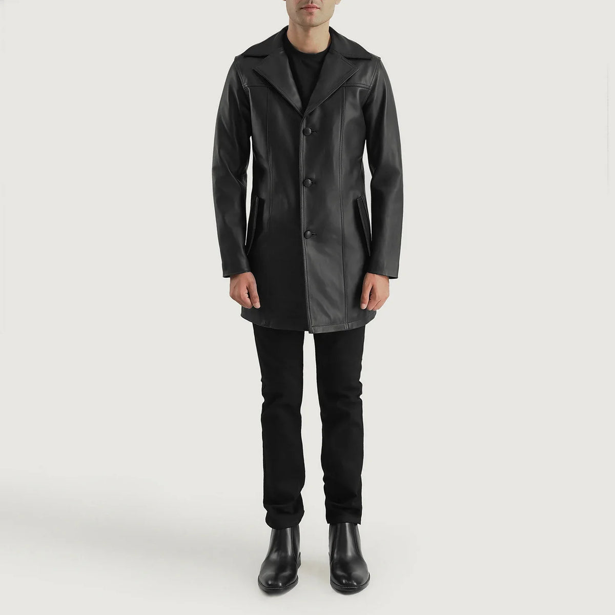 Brawnton Sort Leather Coat til Mænd - Lateral Side Profile View Showing Sleeve Cut &amp; Athletic Taper Fit