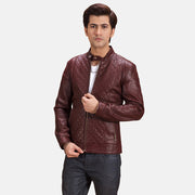 
Burgunn Dee Kastanjebrun Bikerjakke i Læder til Mænd in Maroon Sheepskin Leather - Forfra med skræddersyet silhuet | Køb online