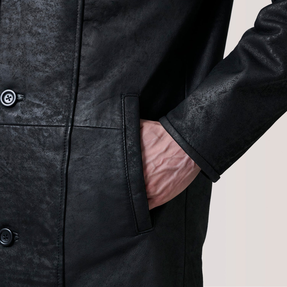 
Indvendig visning Showing Fully Faux Fur Lined & To funktionelle inderlommer