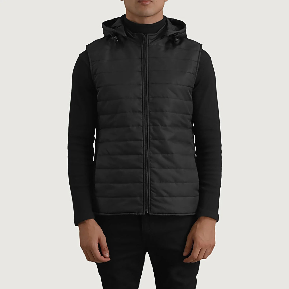 
Nærbillede of Classic Collar & Zipper Hardware on Carlo Sort Vatteret vest med hætte til Mænd