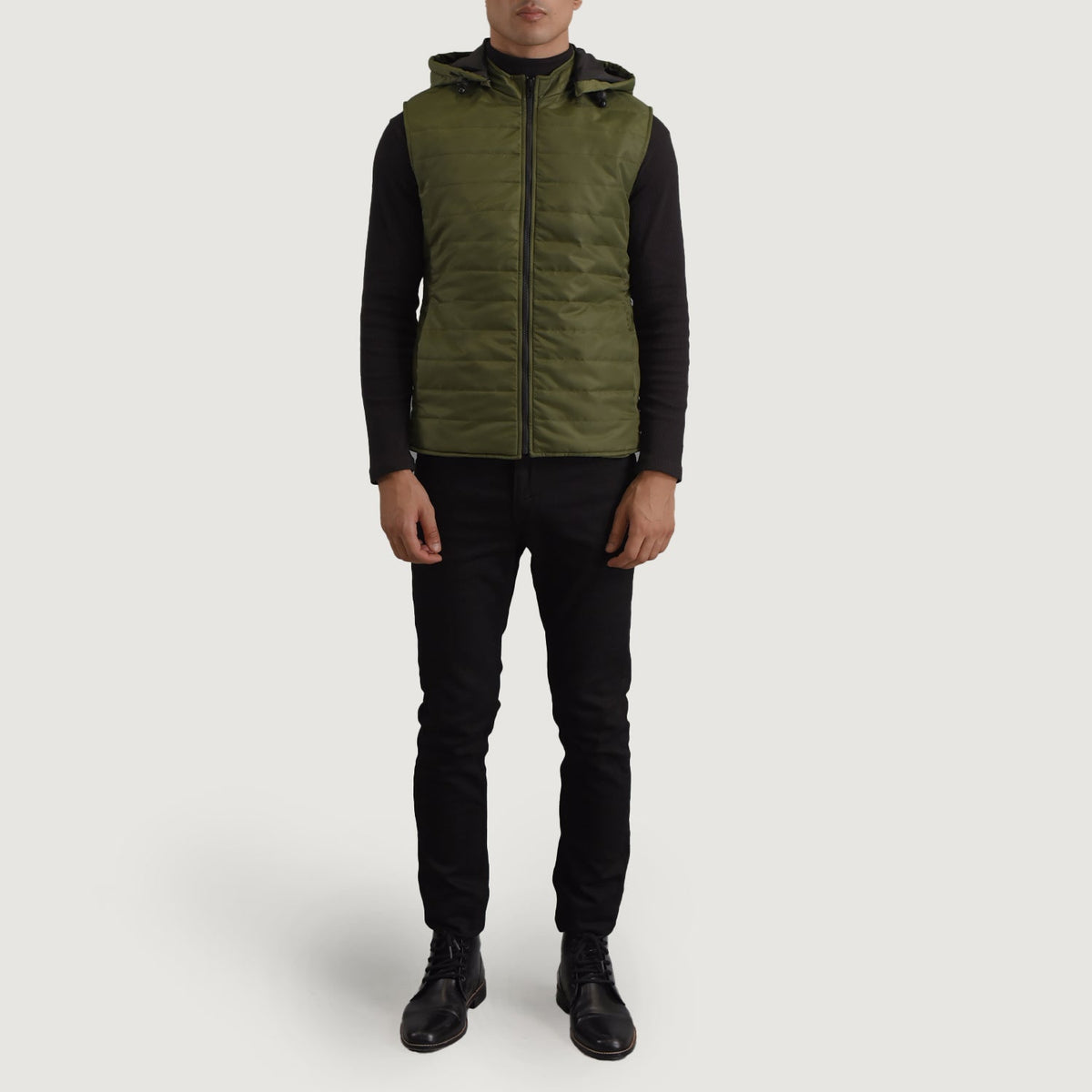 
Carlo Grøn Vatteret vest med hætte til Mænd - Sideprofil med ergonomisk ærmesnit