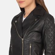 
Indvendig visning Showing Quilted Polyester Lining & To funktionelle inderlommer