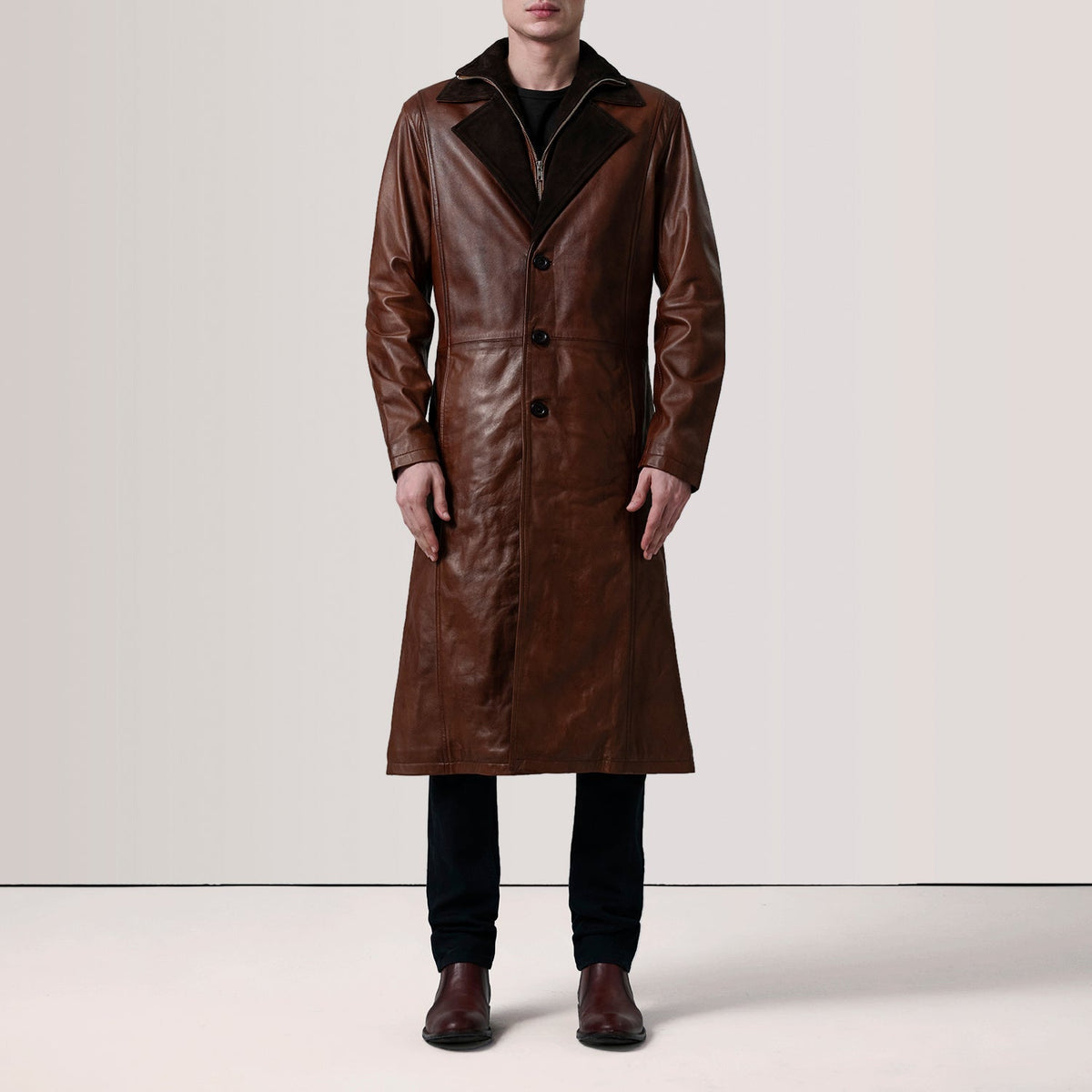 
Distressed Brown Sheepskin Burnished Leather Coat - Bagfra med tilpassede skuldre og ren kant