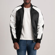Clarke Sort Varsity Læderjakke til Mænd - Lateral Side Profile View Showing Sleeve Cut &amp; Athletic Taper Fit