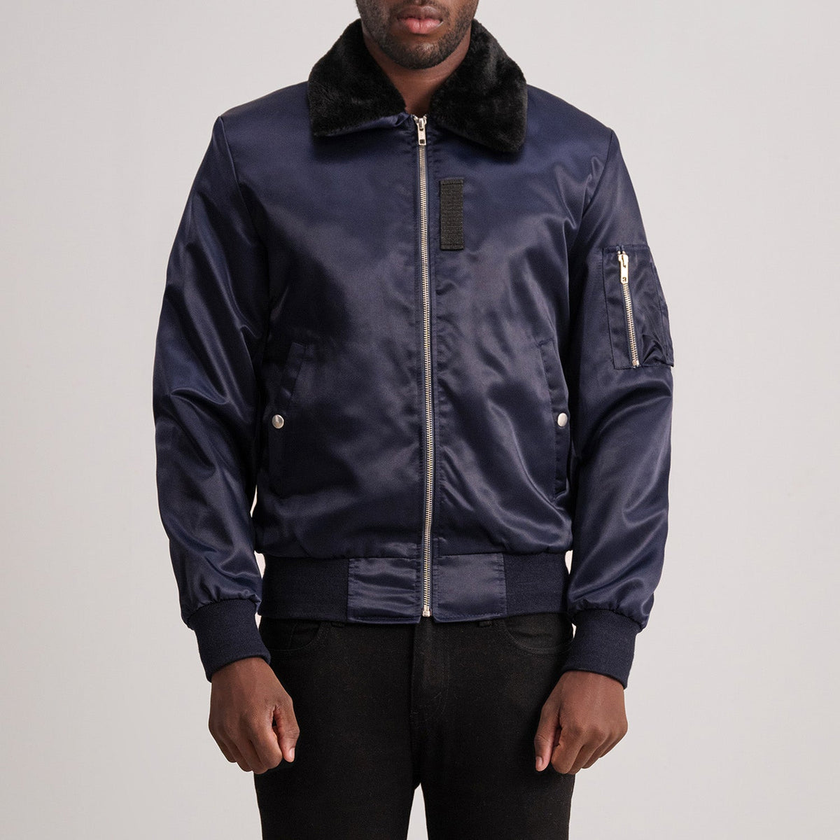 Clyde B-15 Blue Læder Bomberjakke til Mænd in Blue Satin - Front Profile View &amp; Tailored Silhouette | Buy Online