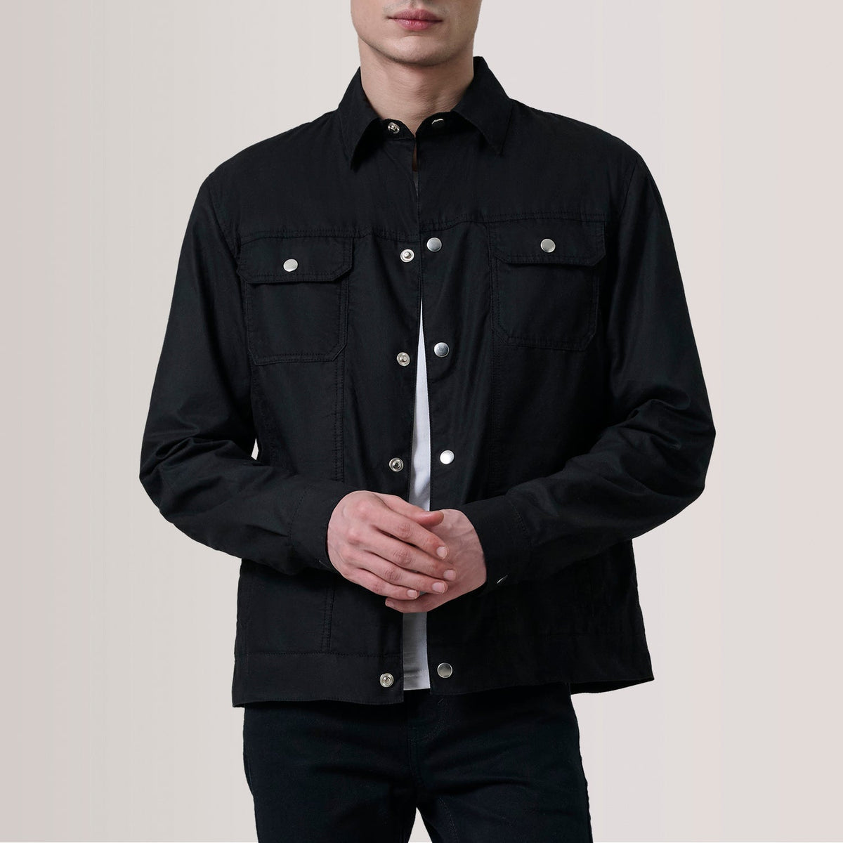 Colberto Sort Waxed Canvas Trucker Læderjakke til Mænd For Men in Black Waxed Cotton Canvas - Front Profile View &amp; Tailored Silhouette | Buy Online