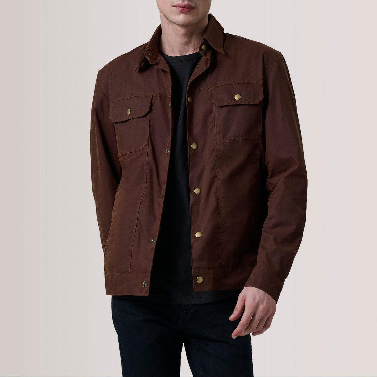 
Colberto Brun Waxed Canvas Trucker Læderjakke til Mænd For Men in Brown Waxed Cotton Canvas - Forfra med skræddersyet silhuet | Køb online