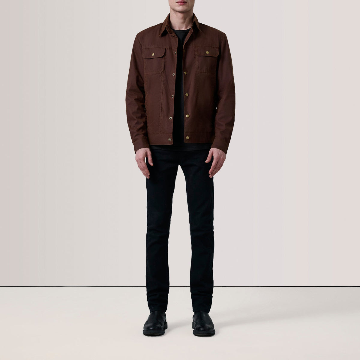 
Brown Waxed Cotton Canvas Leather Jacket - Bagfra med tilpassede skuldre og ren kant
