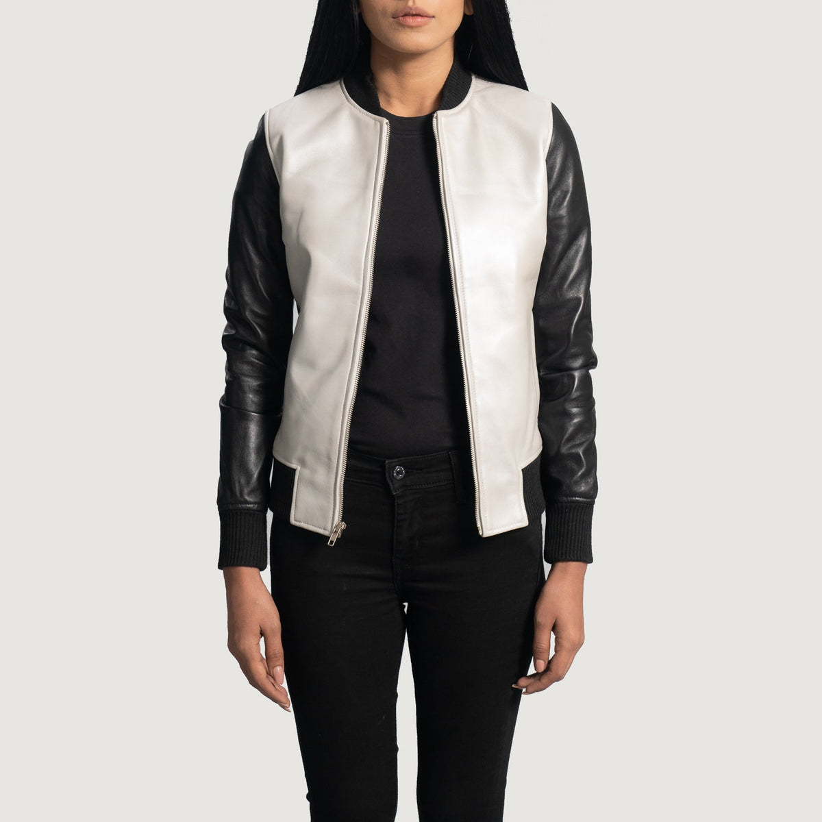 Women's Cole Silver Læder Bomberjakke til Kvinder - Lateral Side Profile View Showing Sleeve Cut &amp; Athletic Taper Fit