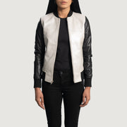 Women's Cole Silver Læder Bomberjakke til Kvinder - Lateral Side Profile View Showing Sleeve Cut &amp; Athletic Taper Fit