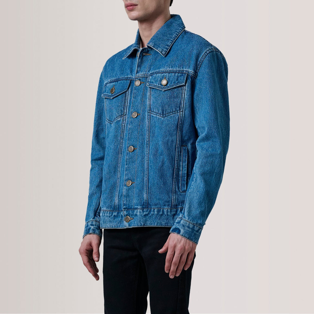 Conard Blue Denim Trucker Læderjakke til Mænd For Men - Lateral Side Profile View Showing Sleeve Cut &amp; Athletic Taper Fit