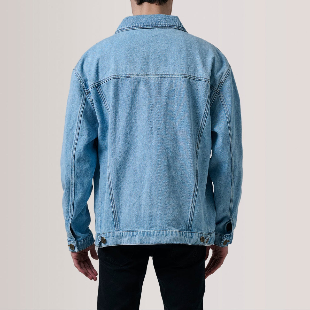 
Nærbillede of Classic Collar & Heavy-Duty Zipper Hardware on Eddie Light Blå Oversized Denim Trucker Læderjakke til Mænd For Men