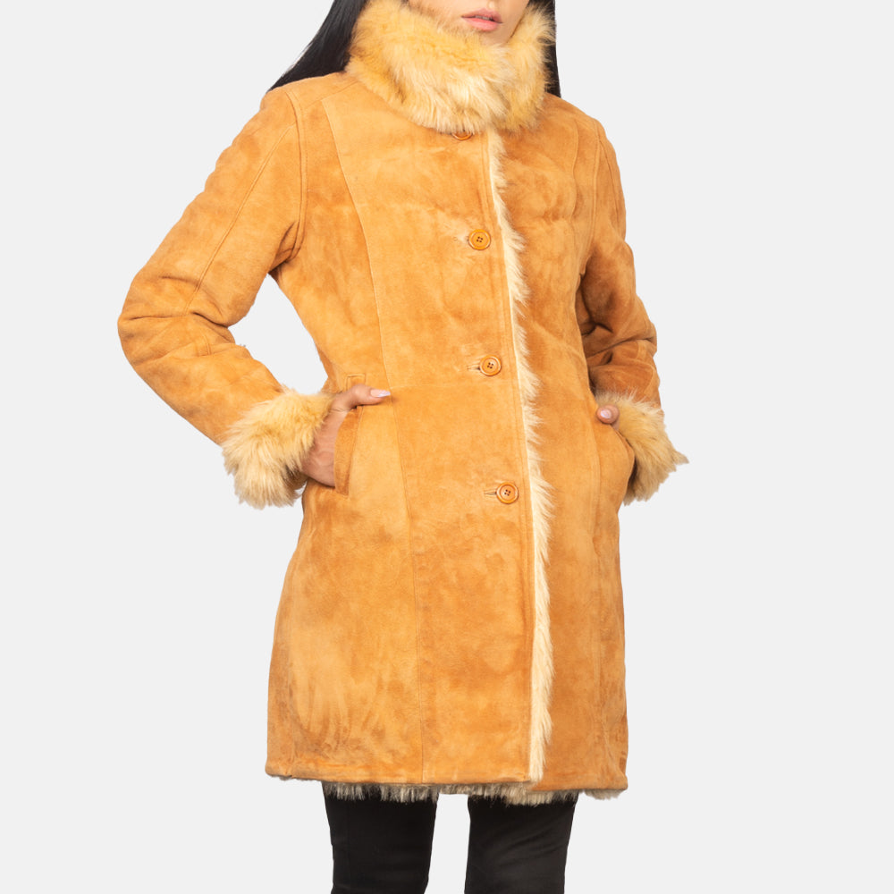 
Nærbillede of Notch & Button Hardware on Erica Beige Leather Coat