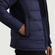 
Indvendig visning Showing Quilted Viscose Lining & To funktionelle inderlommer