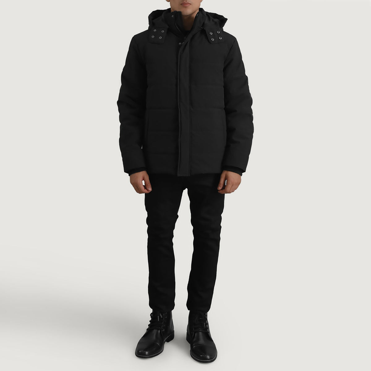 Close-Up Detail of Classic Collar &amp; Zipper With Placket. Hardware on Exton Sort Hooded Down Puffer Læderjakke til Mænd