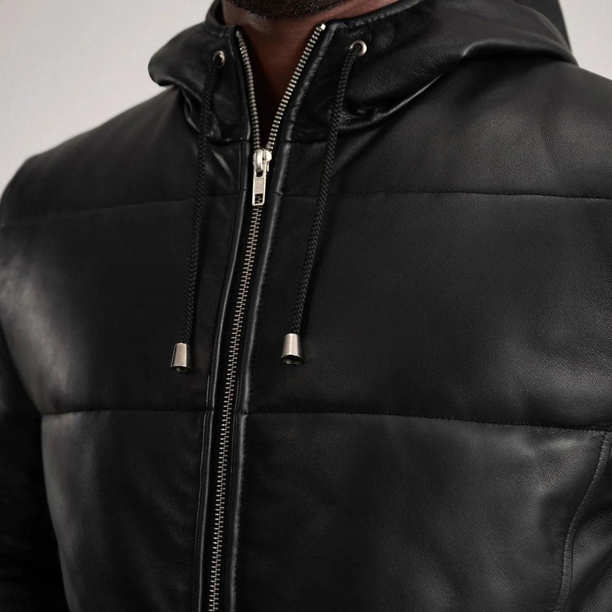 
Indvendig visning Showing Polyester Lining & To funktionelle inderlommer