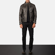 
Nærbillede of Band with snap buttons & Zipper Hardware on Gatsby Quilted Distressed Brown Leather Jacket