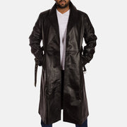 
Hooligan Sort Trenchcoat i Læder til Mænd - Sideprofil med ergonomisk ærmesnit