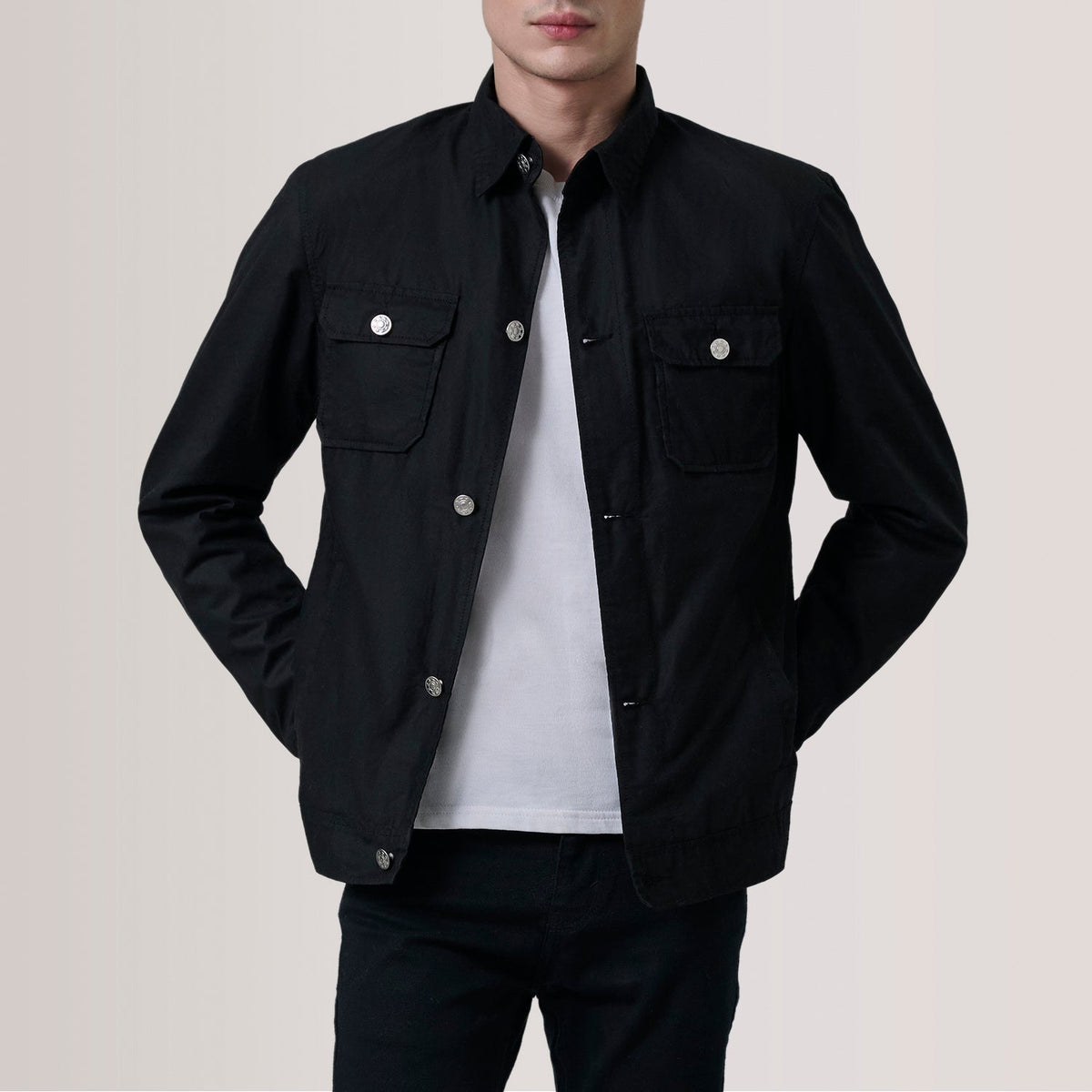 Irwin Sort Waxed Canvas Field Læderjakke til Mænd For Men in Black Waxed Cotton Canvas - Front Profile View &amp; Tailored Silhouette | Buy Online