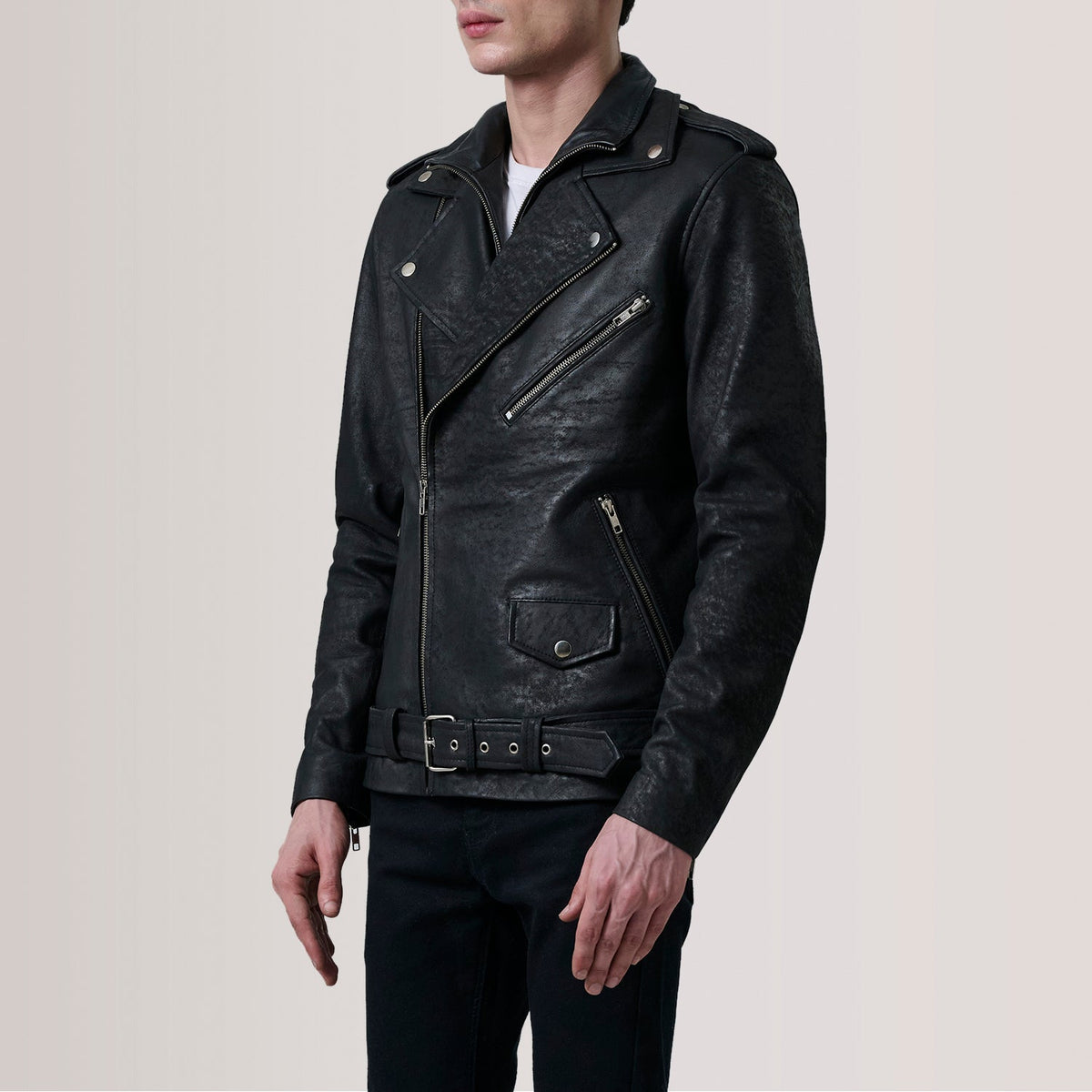 
Kole Distressed Sort Leather Double Rider Læderjakke til Mænd - Sideprofil med ergonomisk ærmesnit