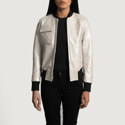 Lana Silver Læder Bomberjakke til Kvinder in Silver Sheepskin Leather - Front Profile View &amp; Tailored Silhouette | Buy Online