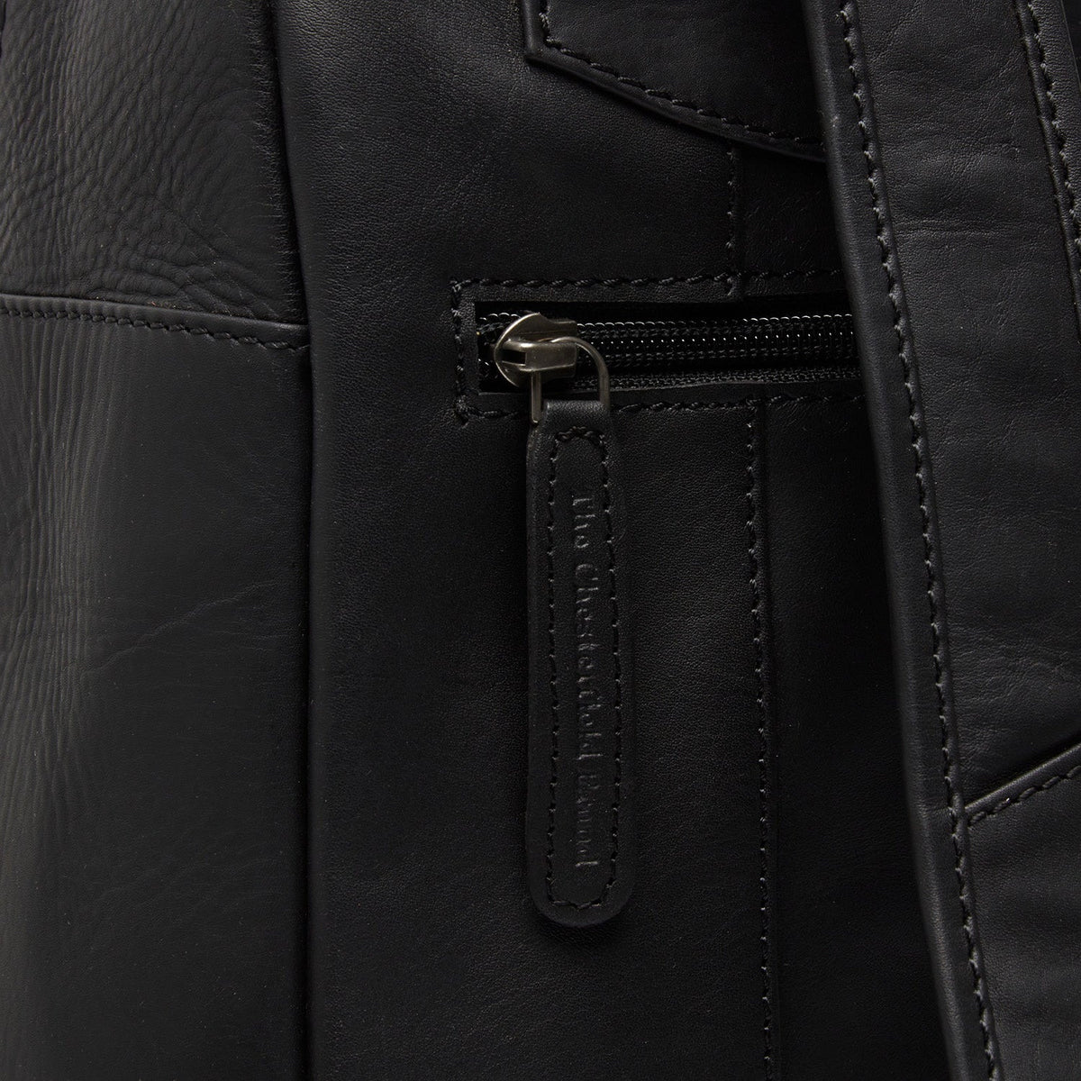 
Indvendig visning Showing Dedicated Padded Laptop Sleeve & Multi-Compartment Organization