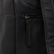 
Indvendig visning Showing Dedicated Padded Laptop Sleeve & Multi-Compartment Organization