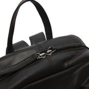 Solid Antique Brass Hardware &amp; Heavy-Duty Dual Zipper Detail on Santana Full-Grain Leather Backpack til Kvinder