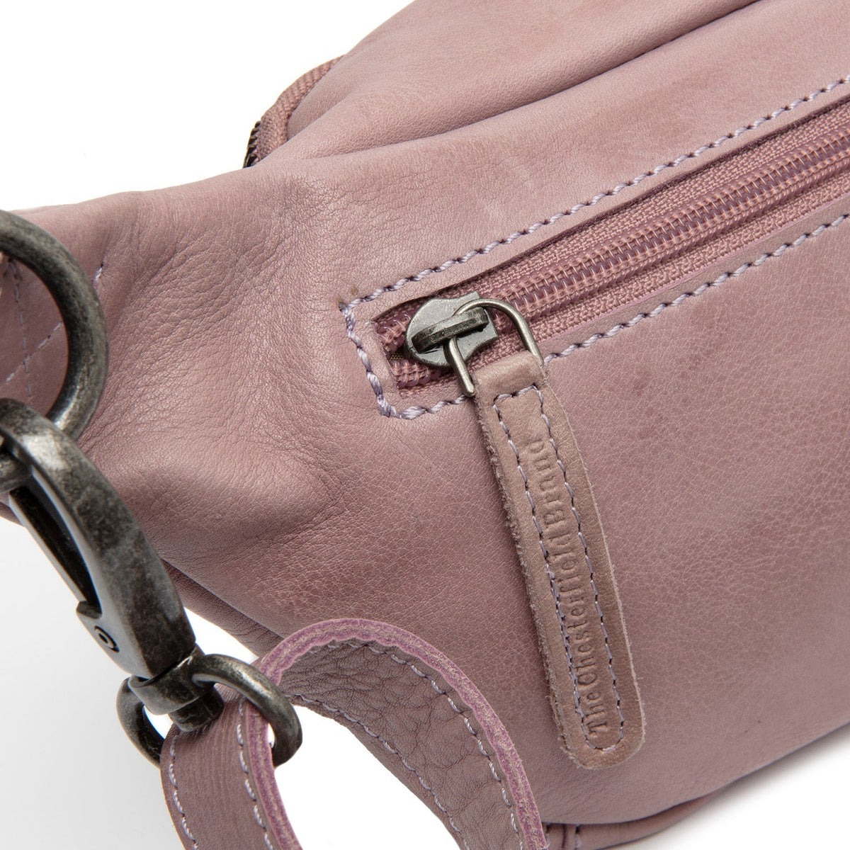 Severo Full-Grain Leather Belt Bag til Kvinder - Structured Side Profile Showing Gusset Depth &amp; Expansion Capacity