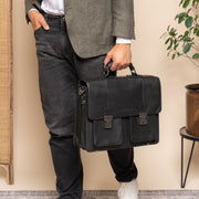 Solid Antique Brass Hardware &amp; Heavy-Duty Dual Zipper Detail on Springfield Full-Grain Leather Briefcase til Kvinder