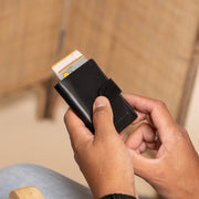 
Classic 100% Full-Grain Leather Card Holder - Bagfra med forstærkede læderremme og syninger