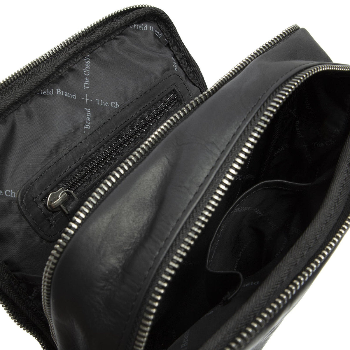 Alva Full-Grain Leather Crossbody Bag til Mænd - Structured Side Profile Showing Gusset Depth &amp; Expansion Capacity
