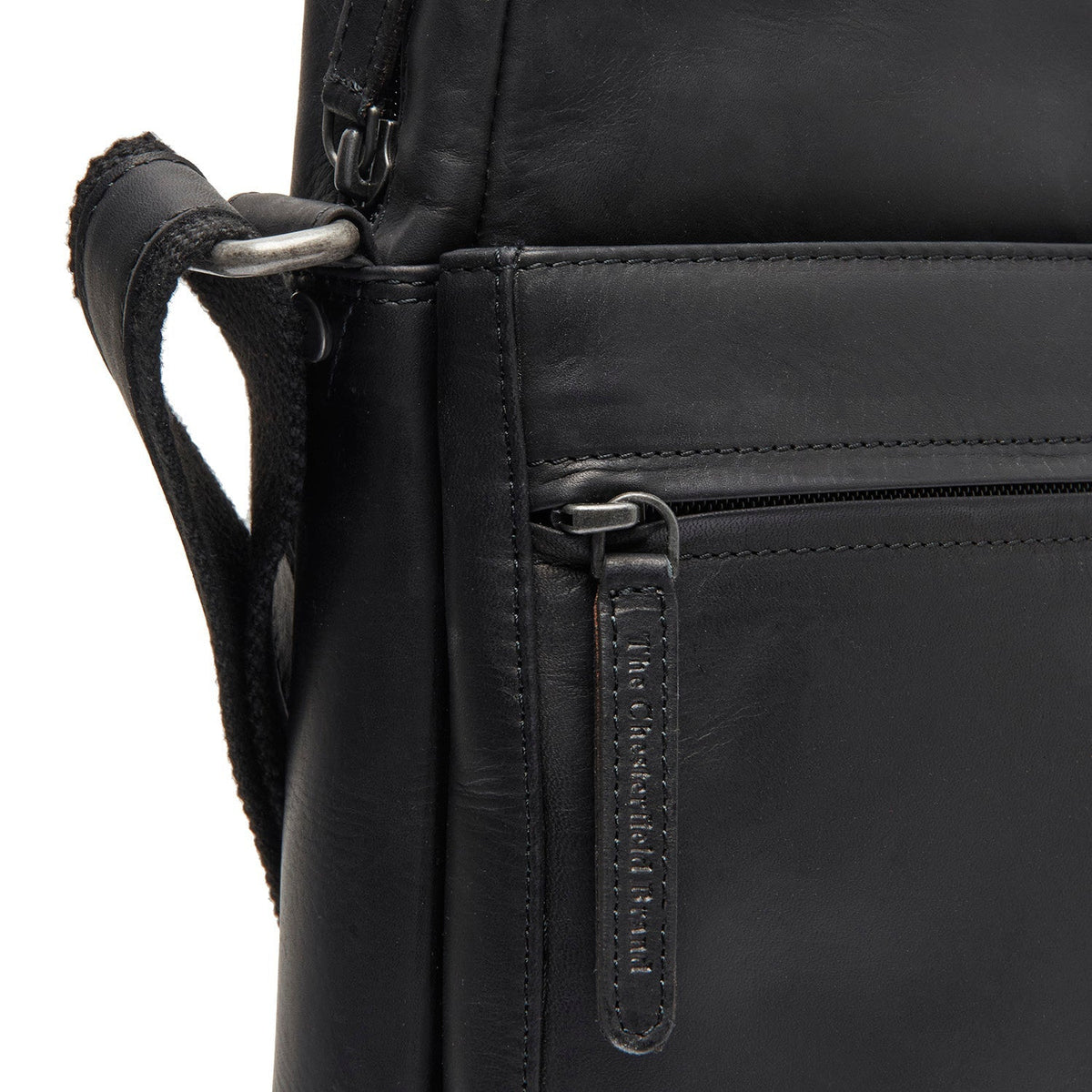 Anzora Full-Grain Leather Crossbody Bag til Mænd - Structured Side Profile Showing Gusset Depth &amp; Expansion Capacity