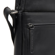 Anzora Full-Grain Leather Crossbody Bag til Mænd - Structured Side Profile Showing Gusset Depth &amp; Expansion Capacity